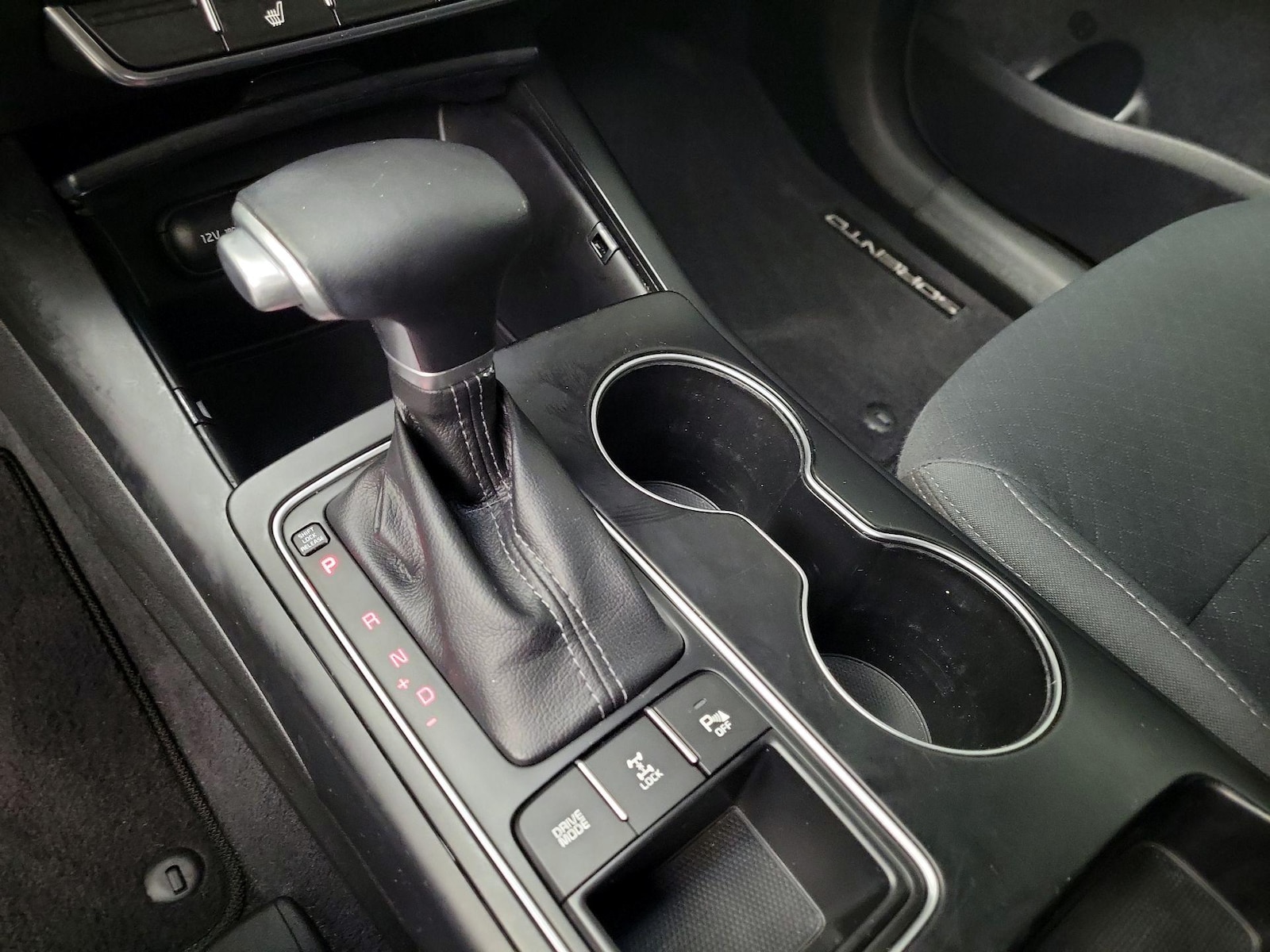 2019 Kia Sorento LX - Photo 18