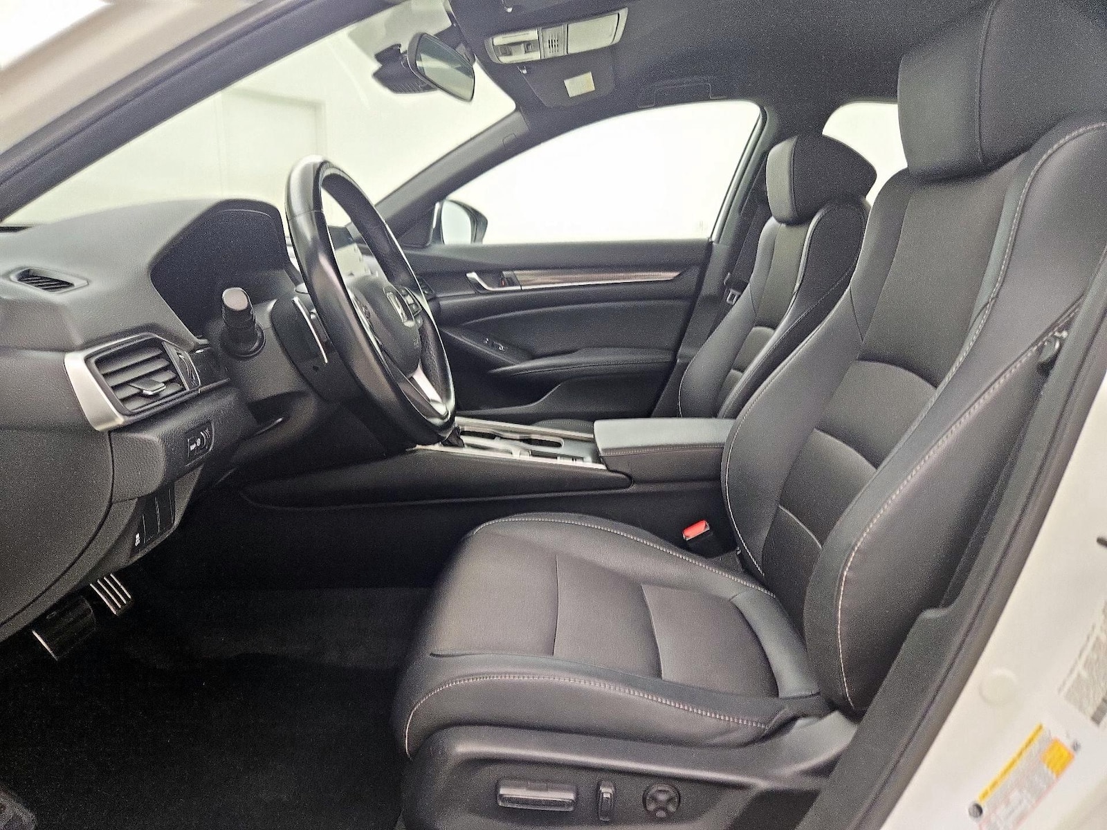 Power Seat(s) & Side Airbags