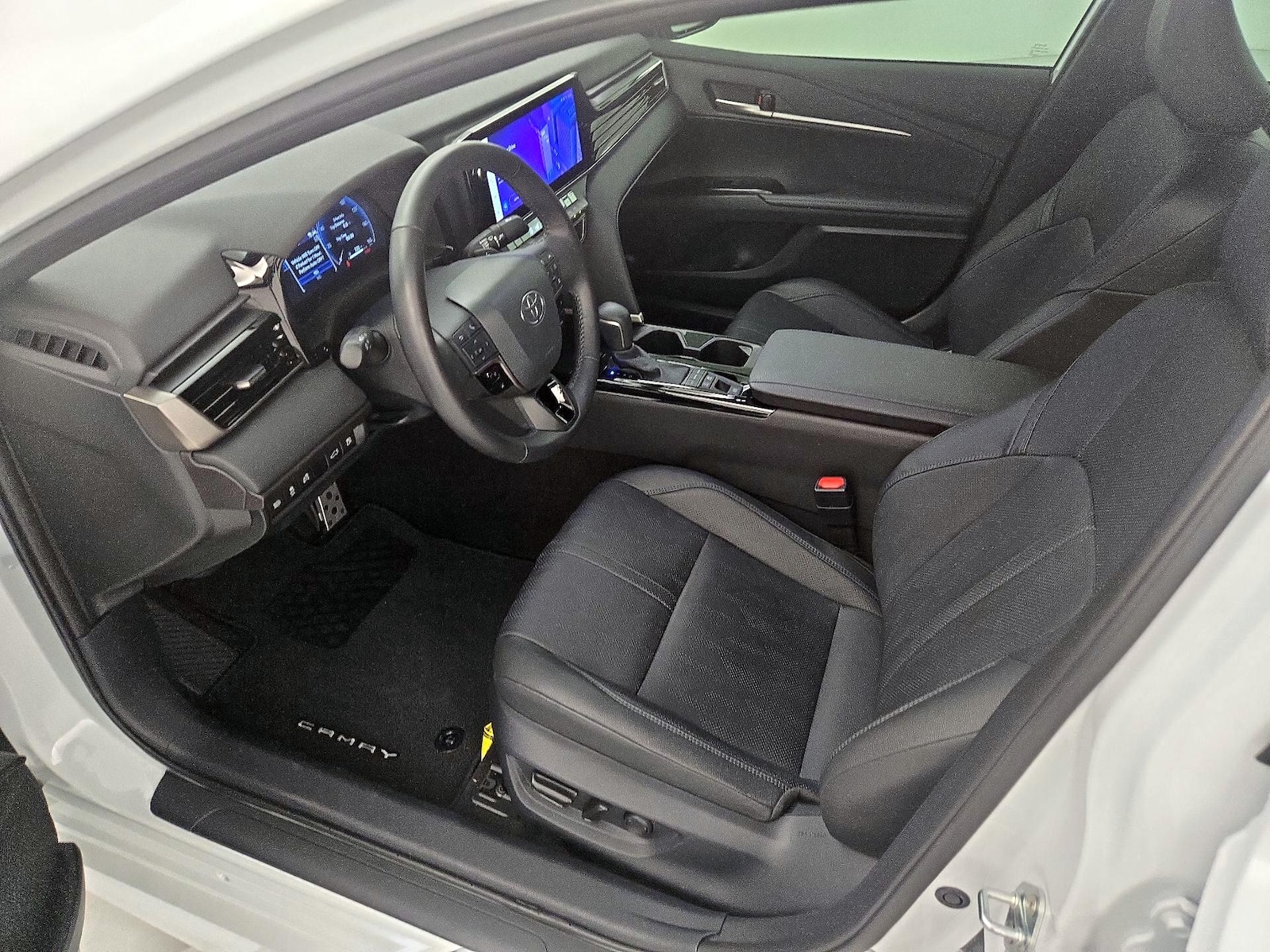 2025 Toyota Camry XSE - Photo 12