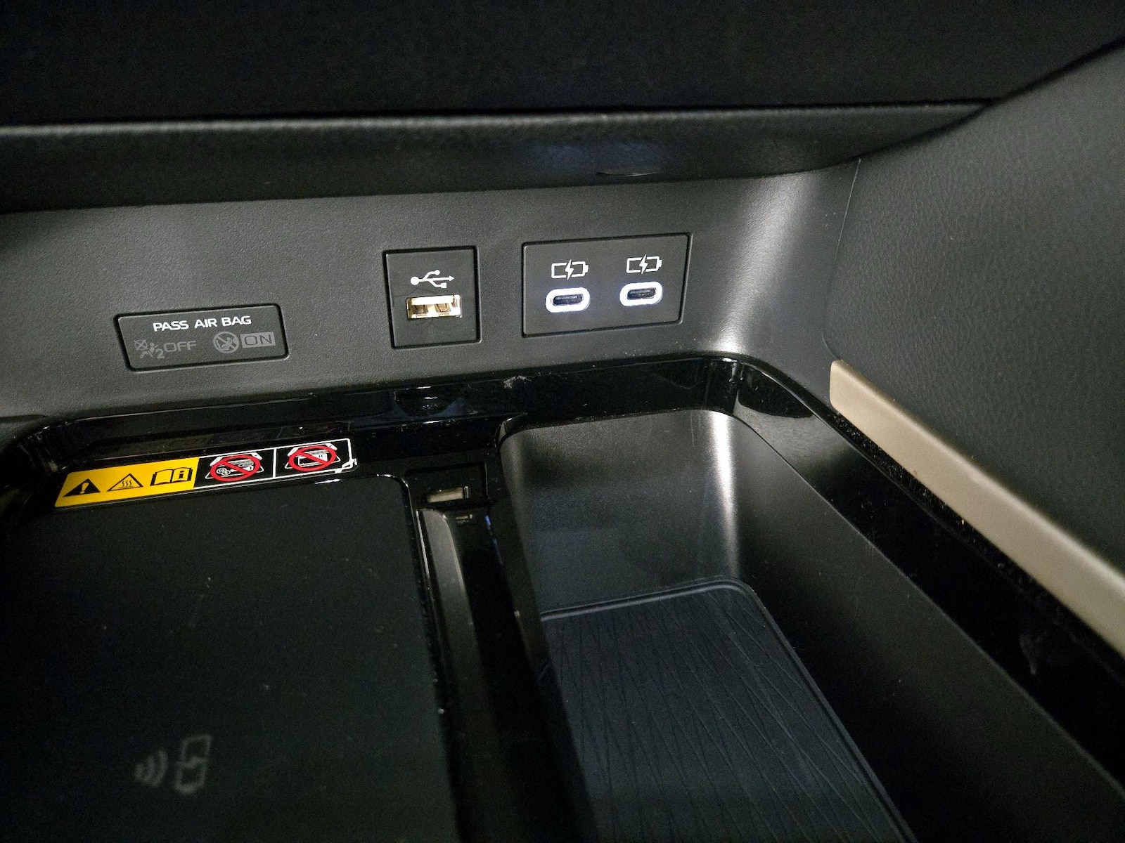 2025 Toyota Camry XSE - Photo 19