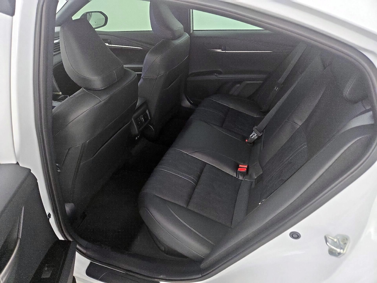2025 Toyota Camry XSE - Photo 20