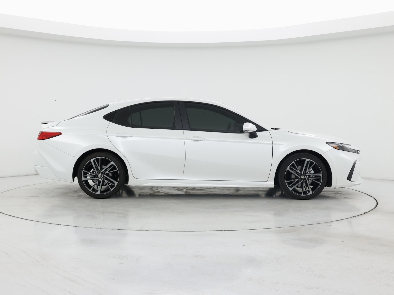 2025 Toyota Camry XSE - Photo 8