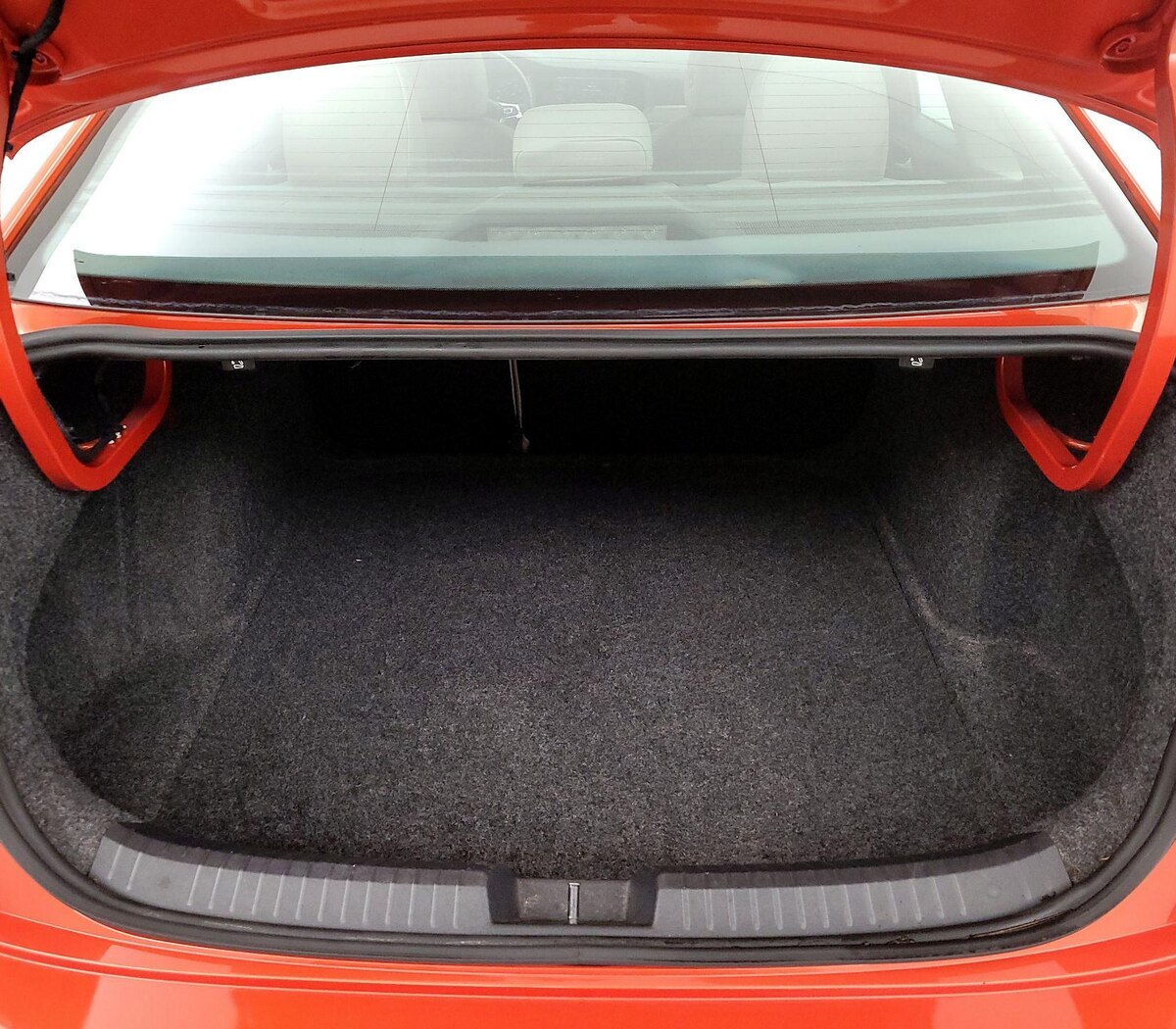 Trunk/Cargo (Seats Up)
