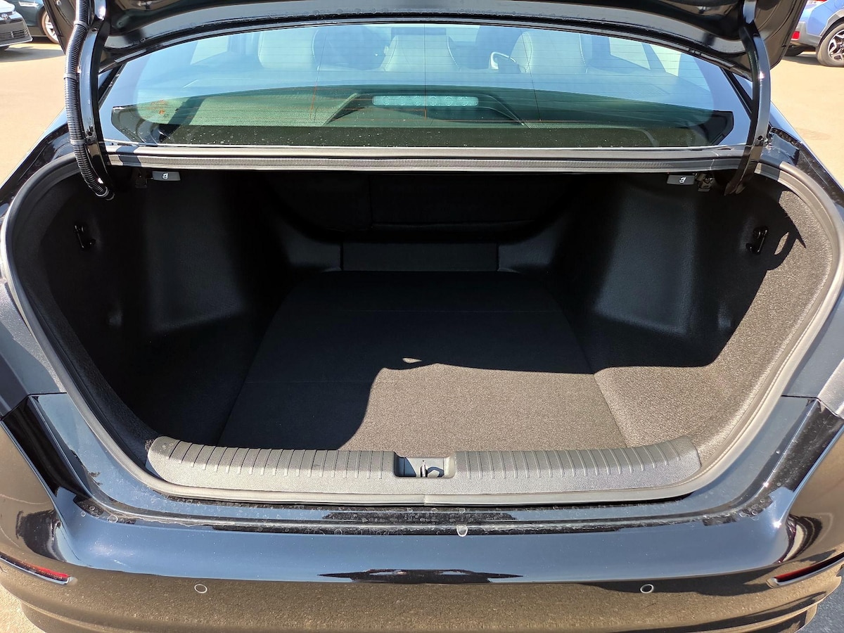 Trunk/Cargo (Seats Up)