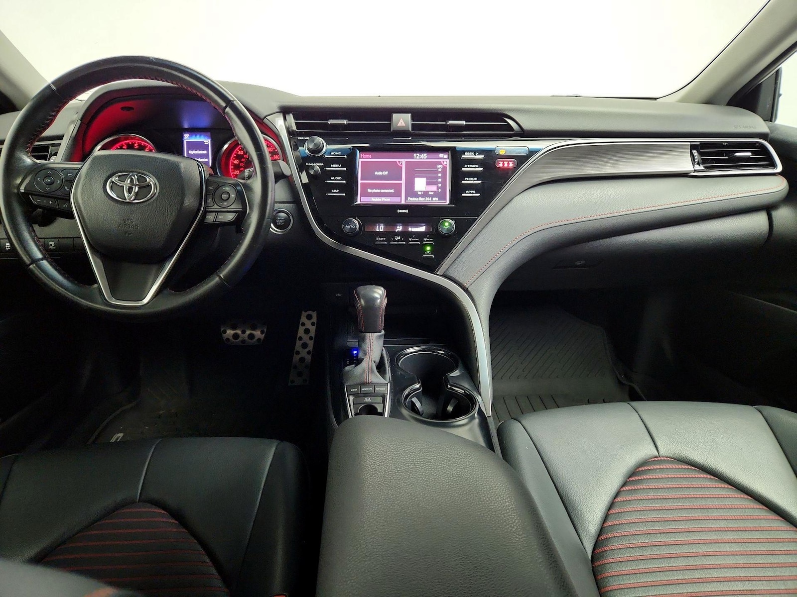 2020 Toyota Camry XSE - Photo 10