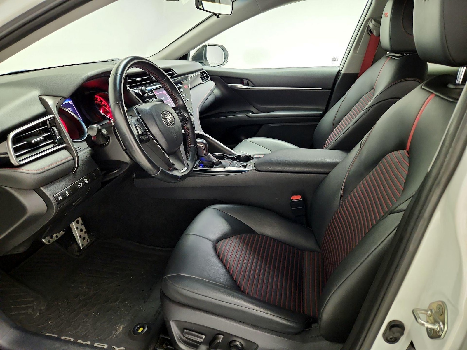 2020 Toyota Camry XSE - Photo 12