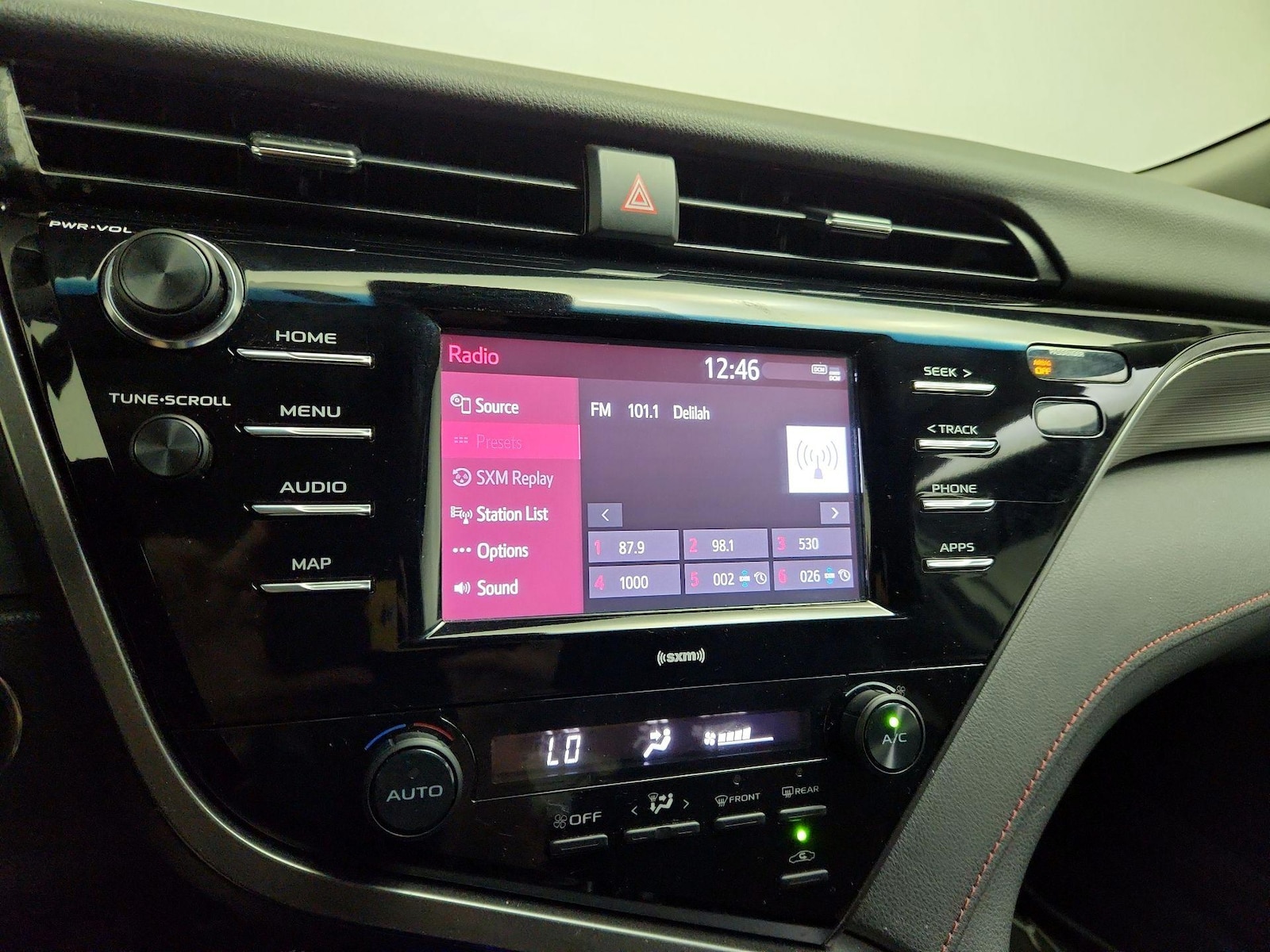 2020 Toyota Camry XSE - Photo 16