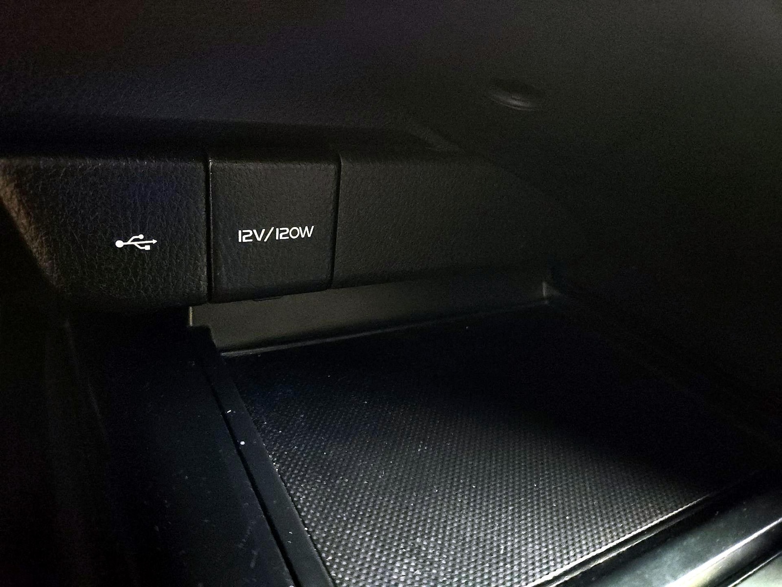 2020 Toyota Camry XSE - Photo 19