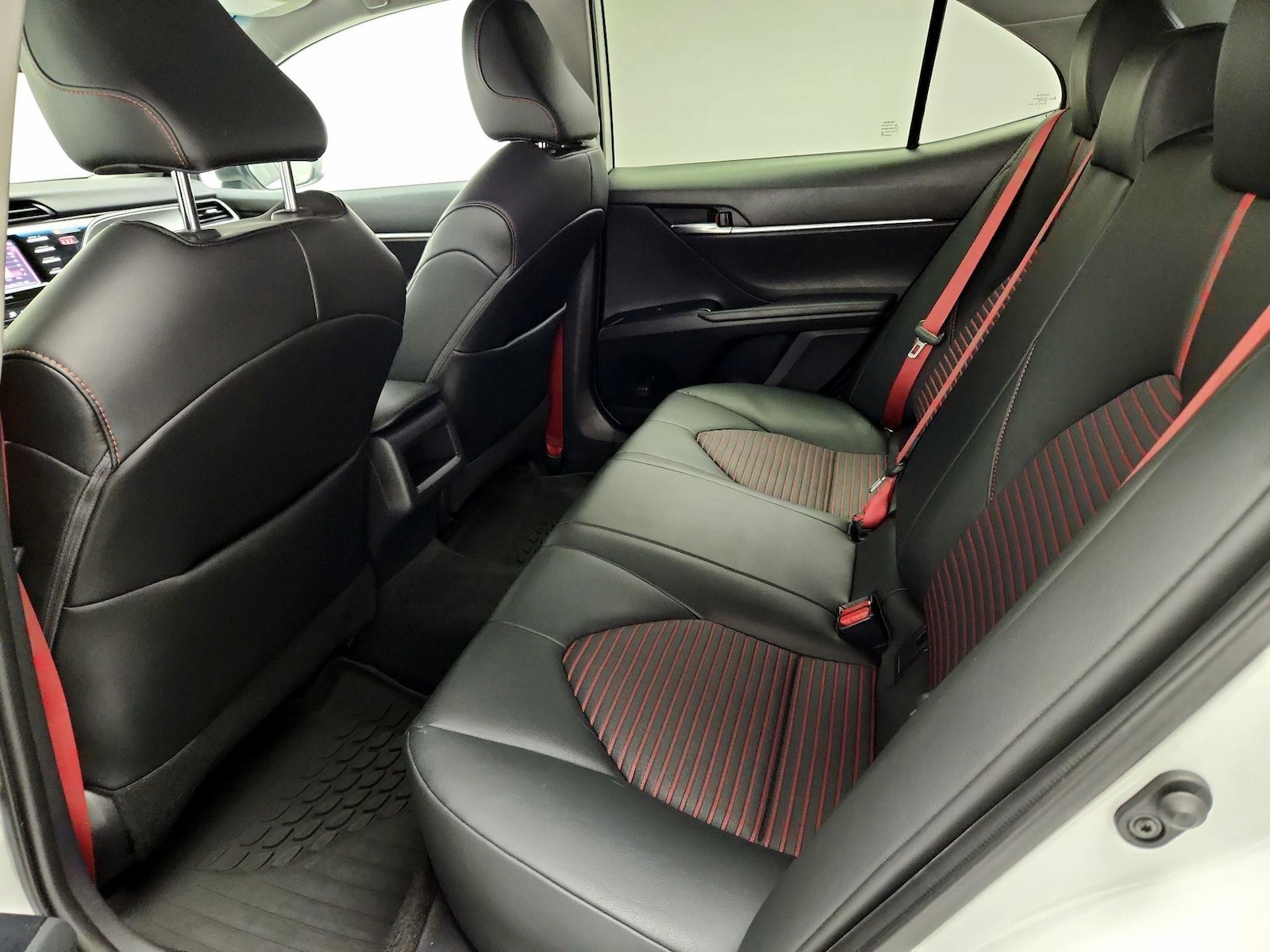 2020 Toyota Camry XSE - Photo 20