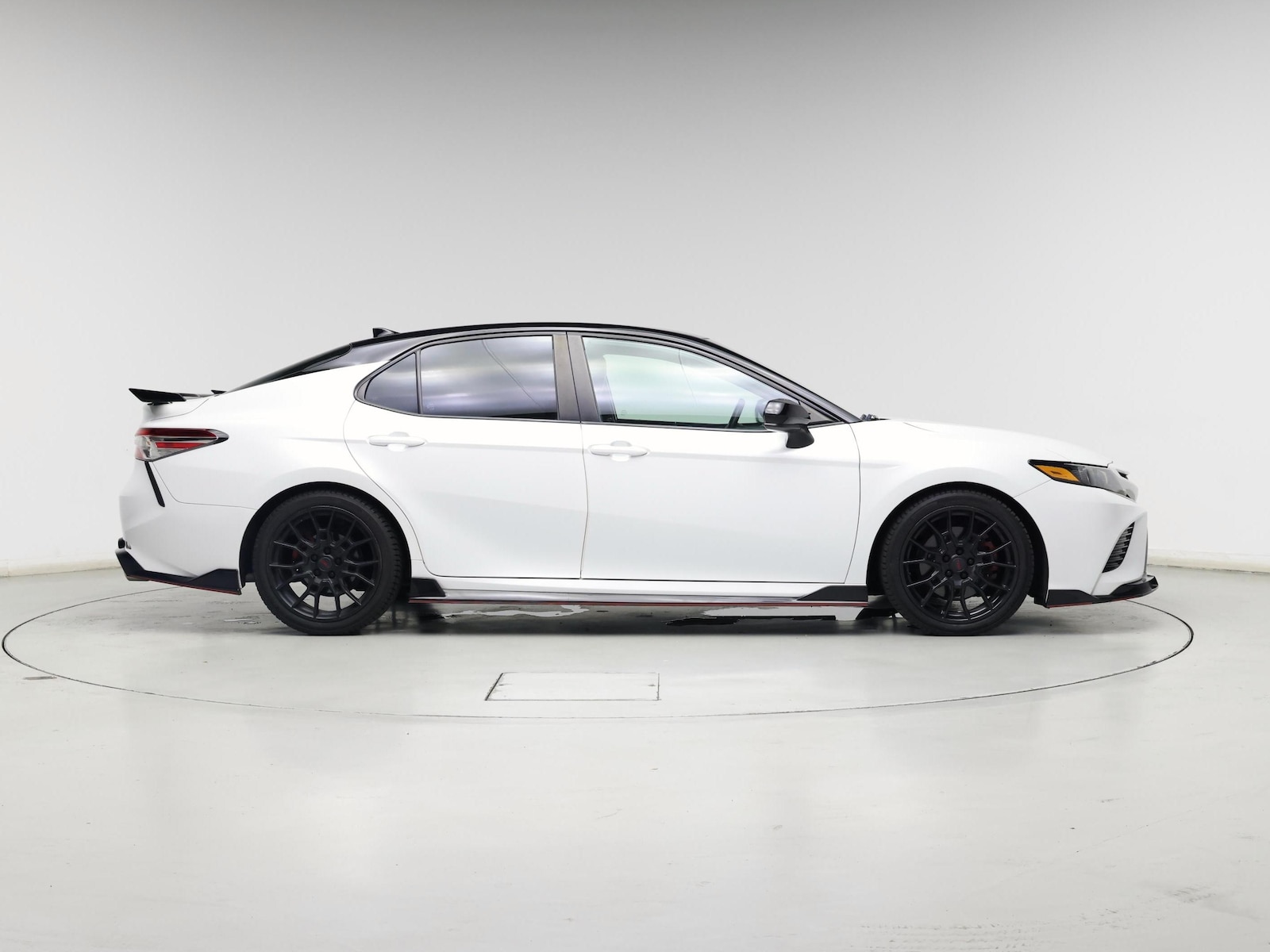2020 Toyota Camry XSE - Photo 8
