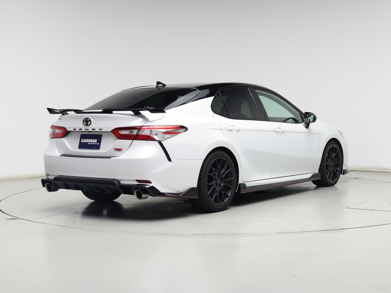 2020 Toyota Camry XSE - Photo 9