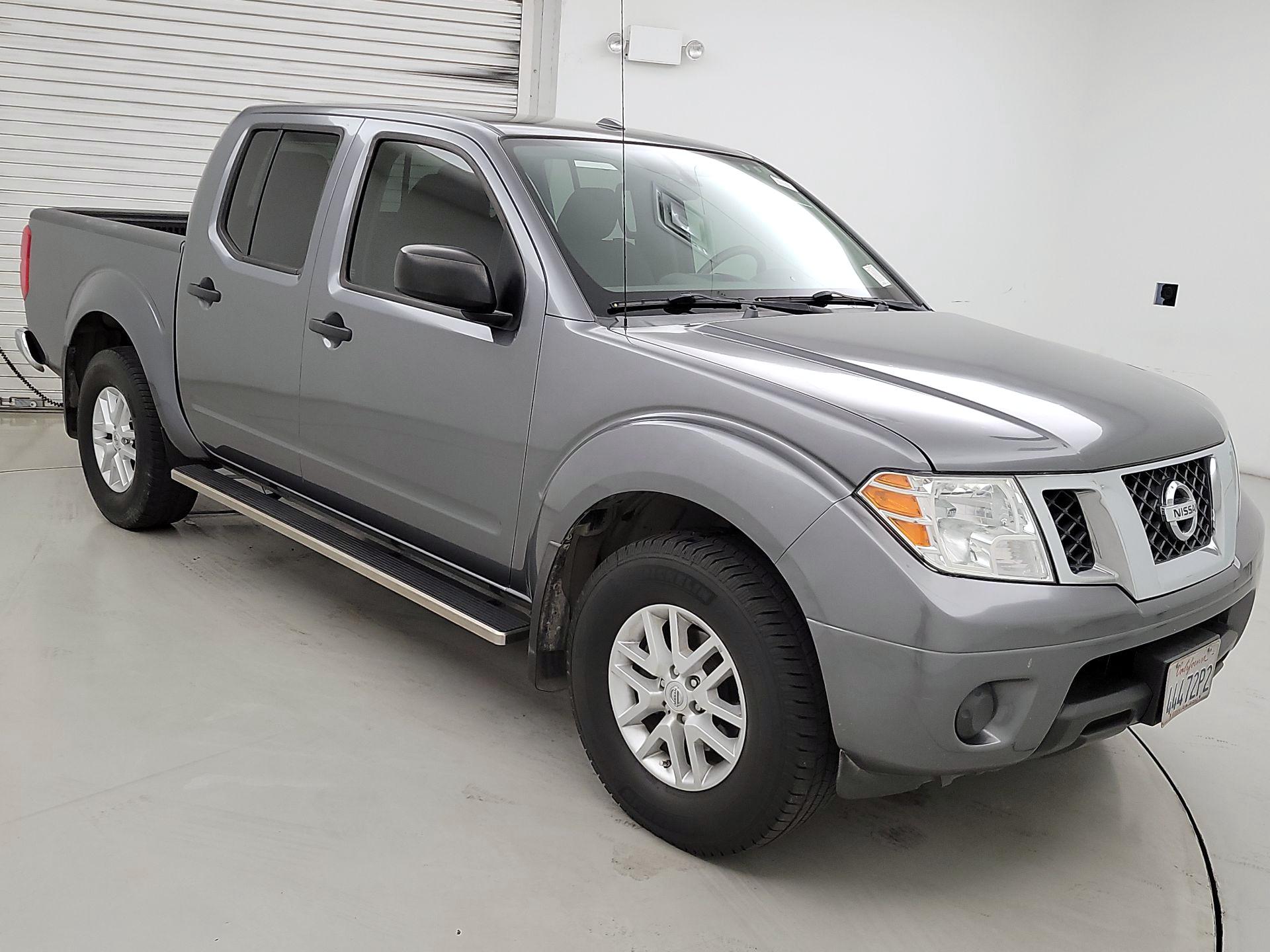 2018 Nissan Frontier Gris Camioneta Todo terreno Automática