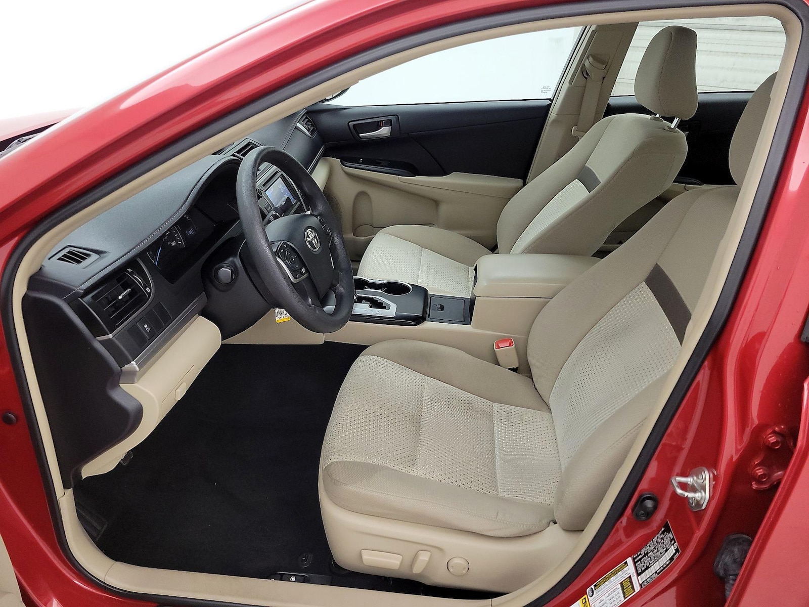 2014 Toyota Camry LE - Photo 12