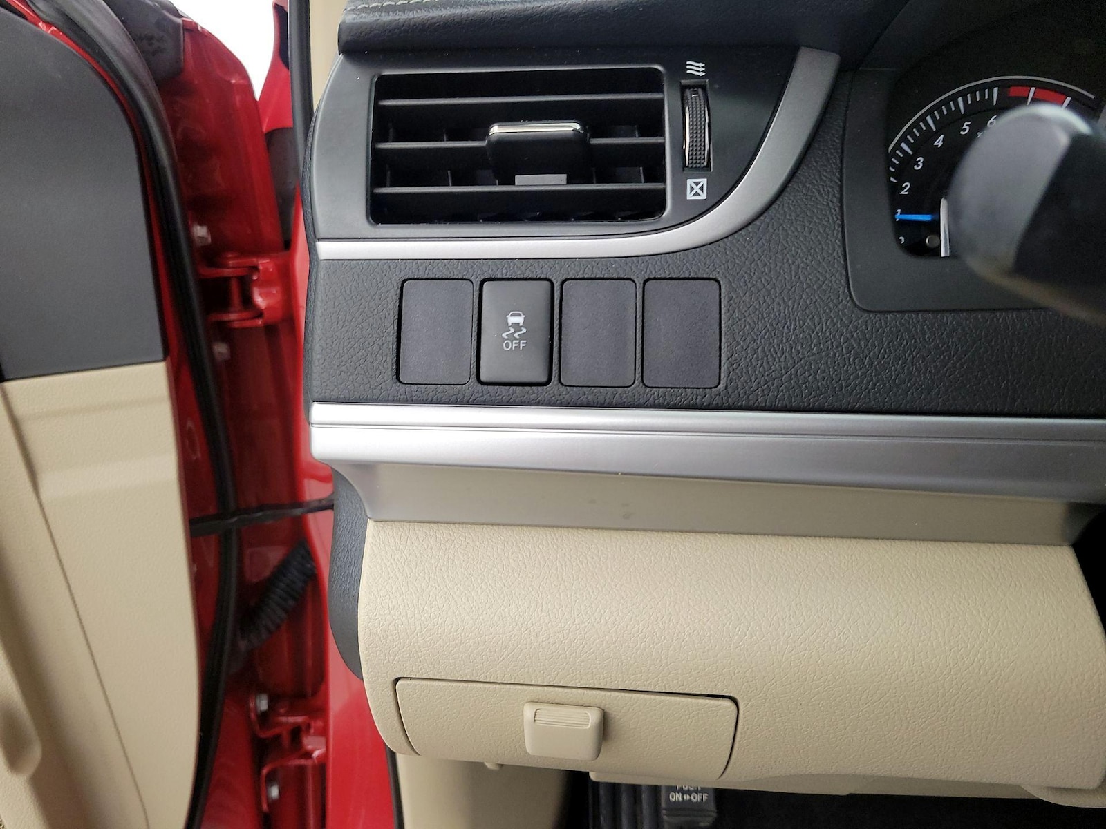 2014 Toyota Camry LE - Photo 14