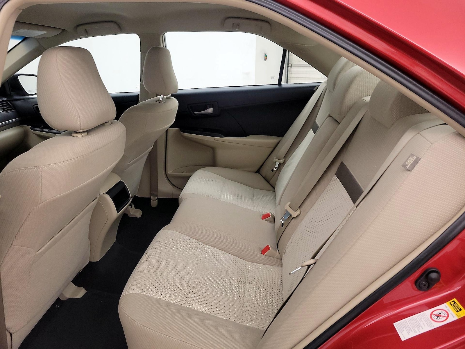 2014 Toyota Camry LE - Photo 18
