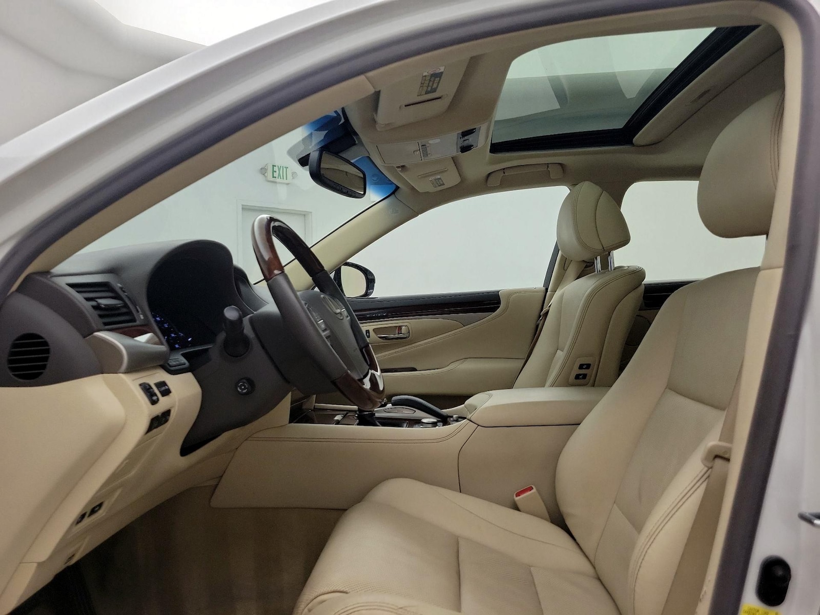 Sunroof(s) & Overhead Airbags