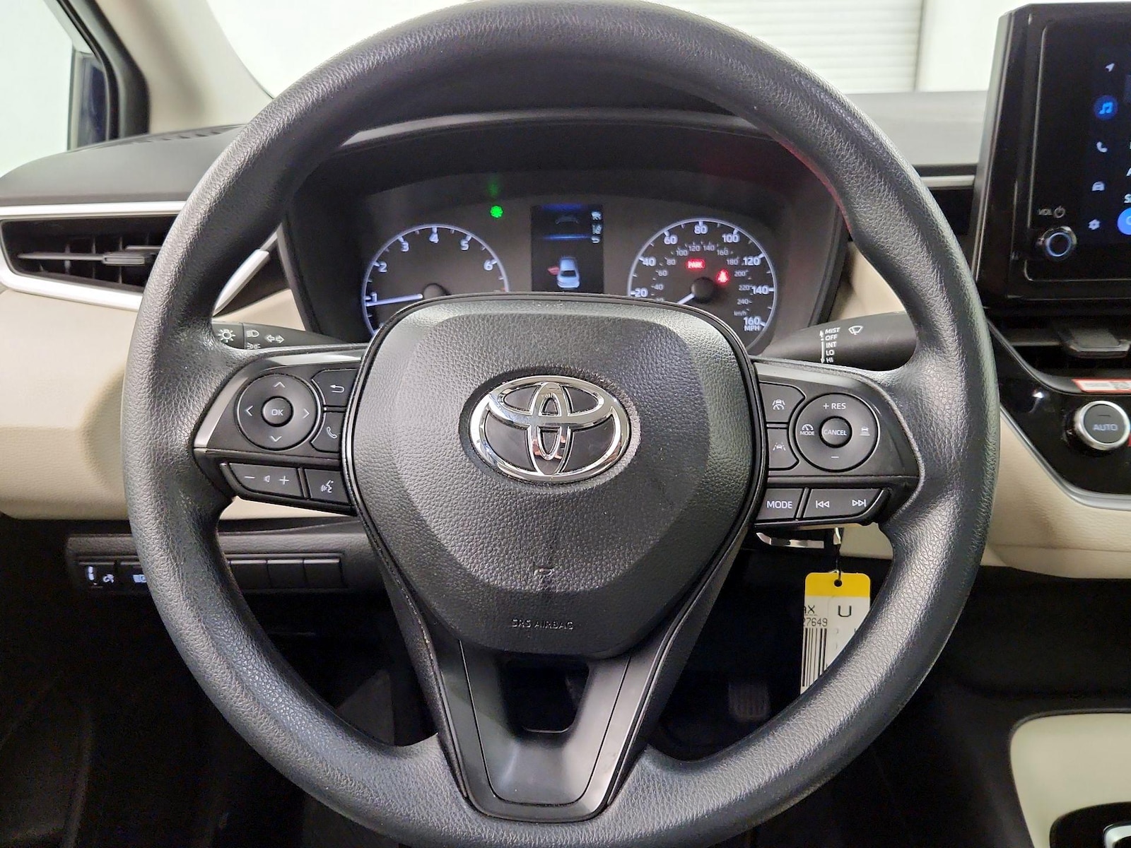 2025 Toyota Corolla LE - Photo 11