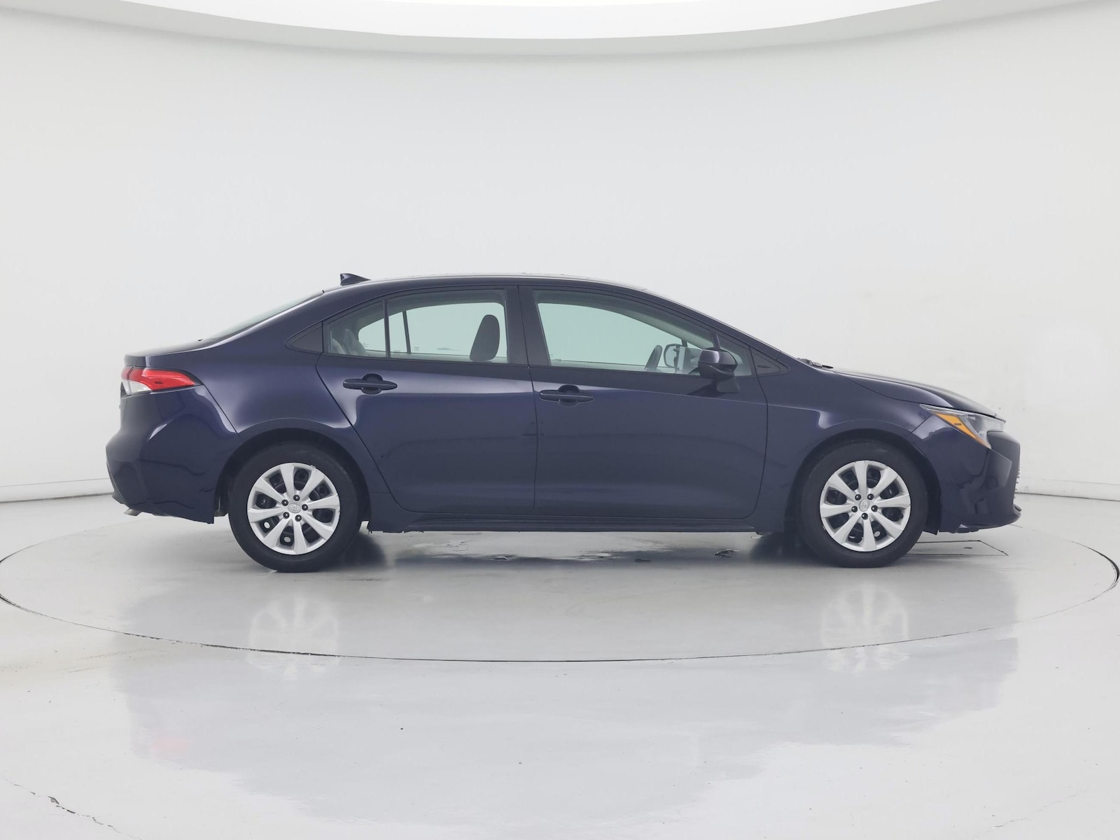2025 Toyota Corolla LE - Photo 8