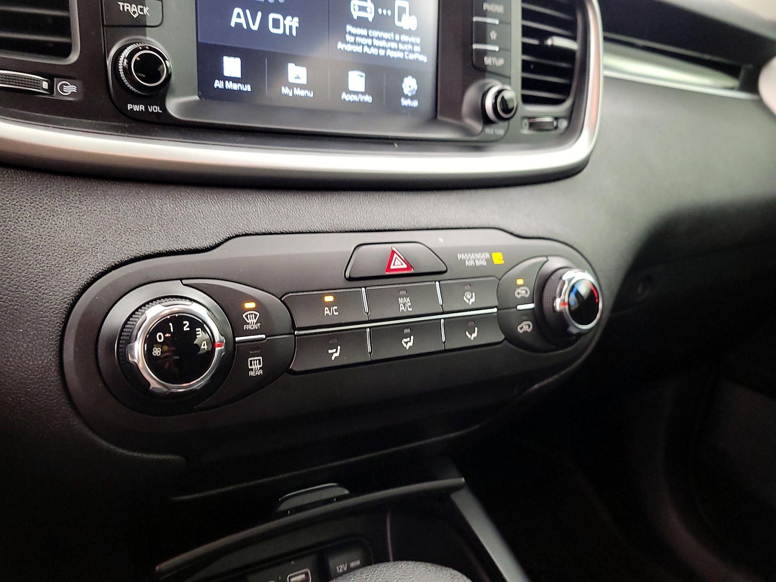 2020 Kia Sorento LX - Photo 17