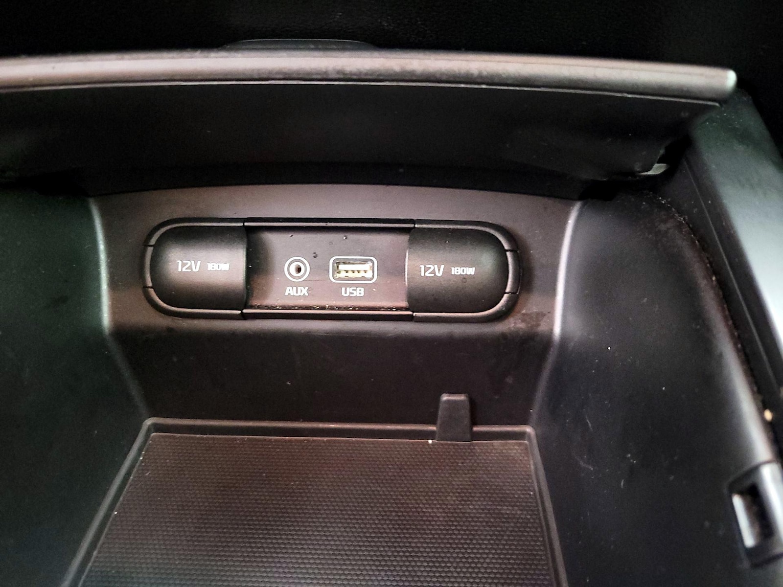 2020 Kia Sorento LX - Photo 19