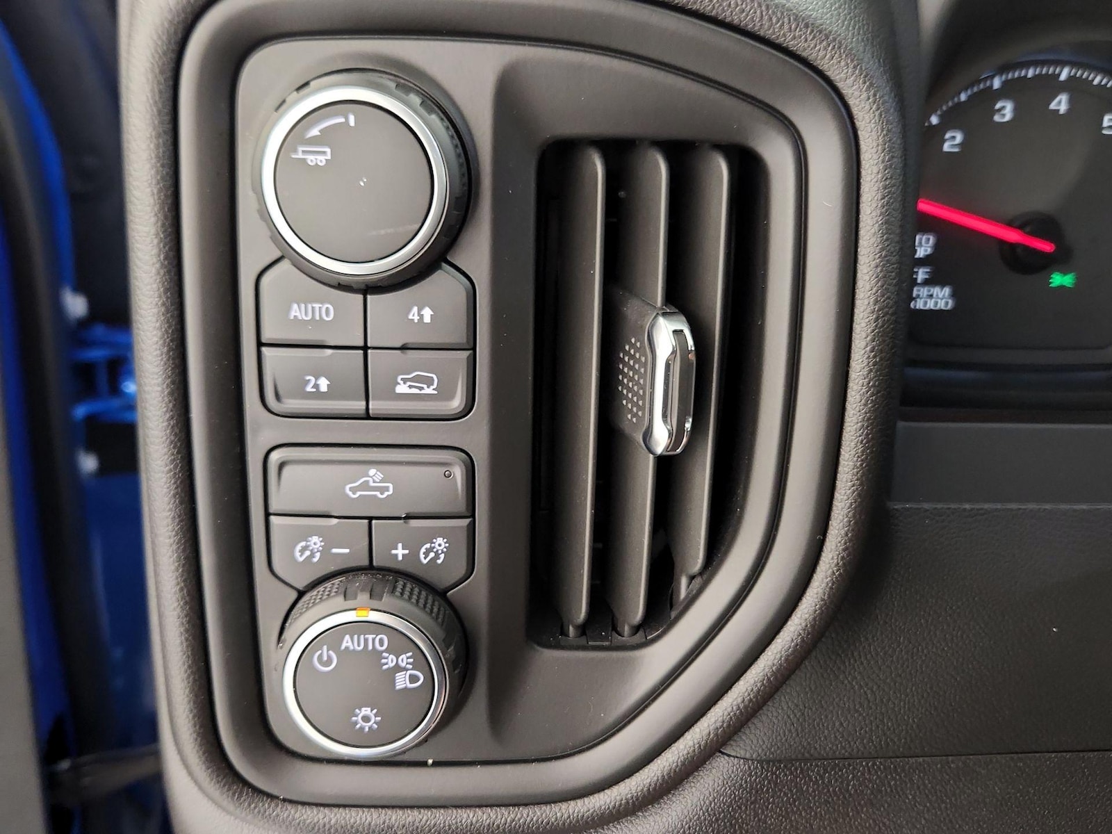 2026 Chevrolet Silverado 1500 Custom - Photo 14