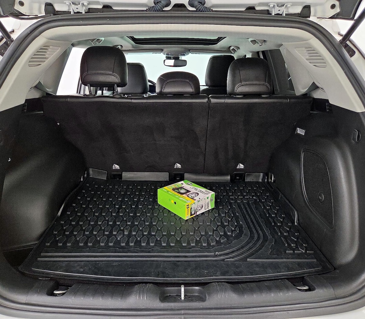 Trunk/Cargo (Seats Up)