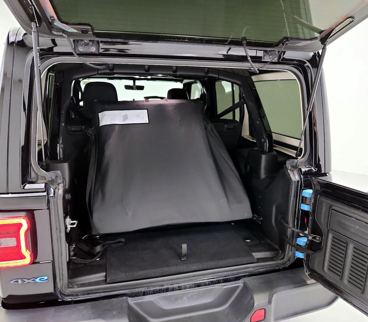 Trunk/Cargo (Seats Up)