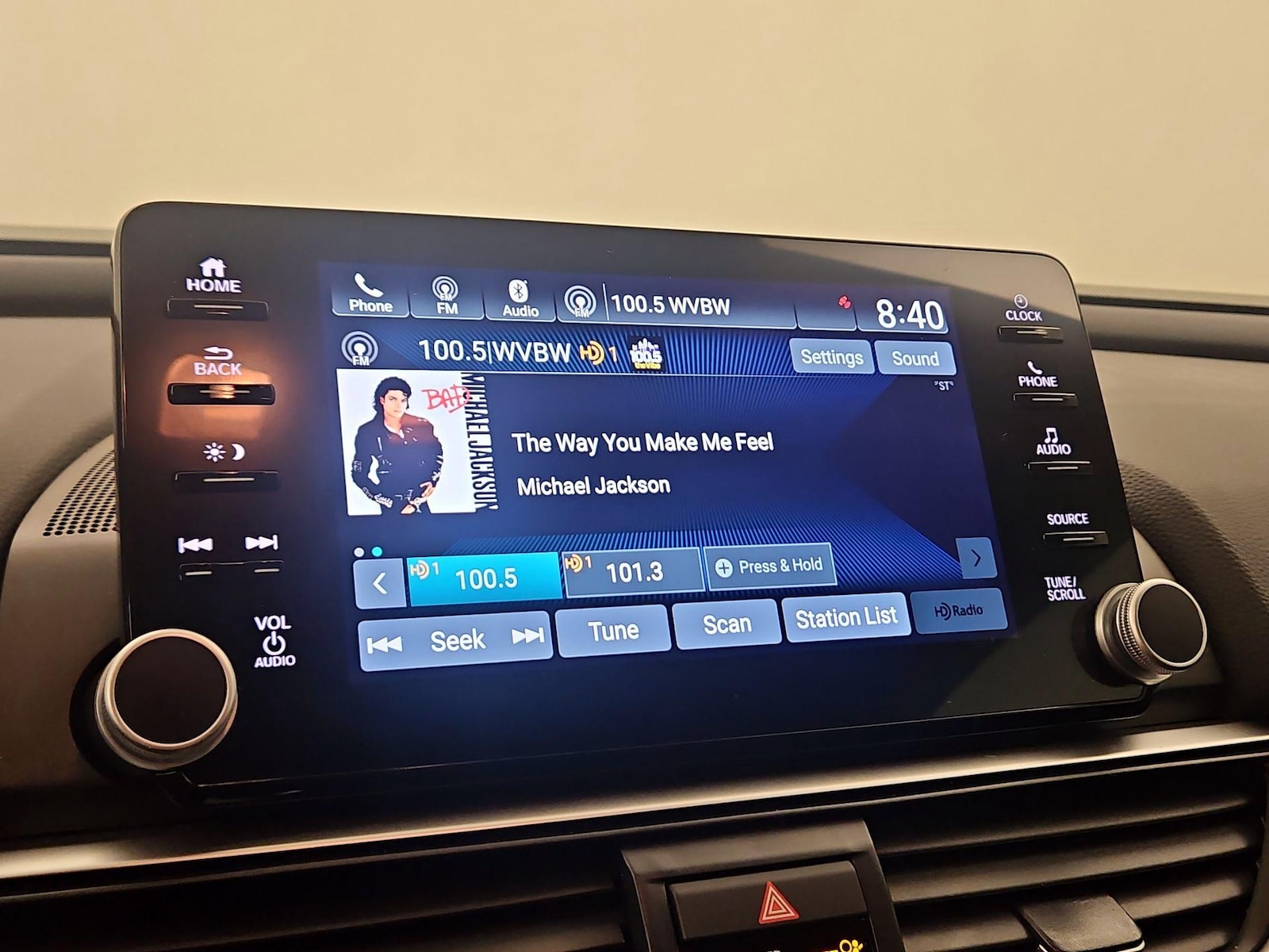 2022 Honda Accord Hybrid EX-L - Photo 16