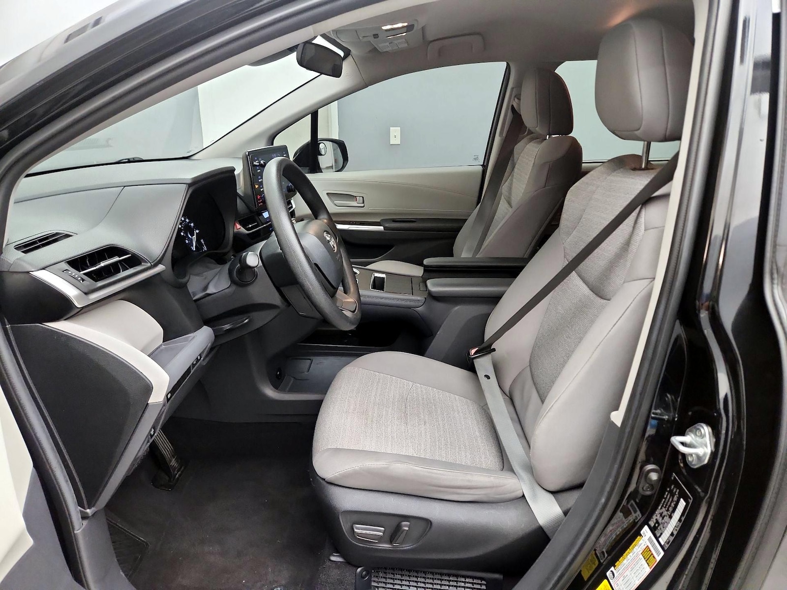 Power Seat(s) & Side Airbags