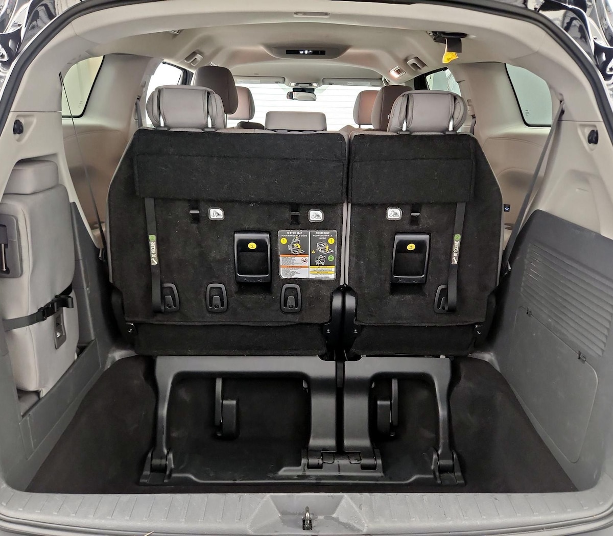 Trunk/Cargo (Seats Up)