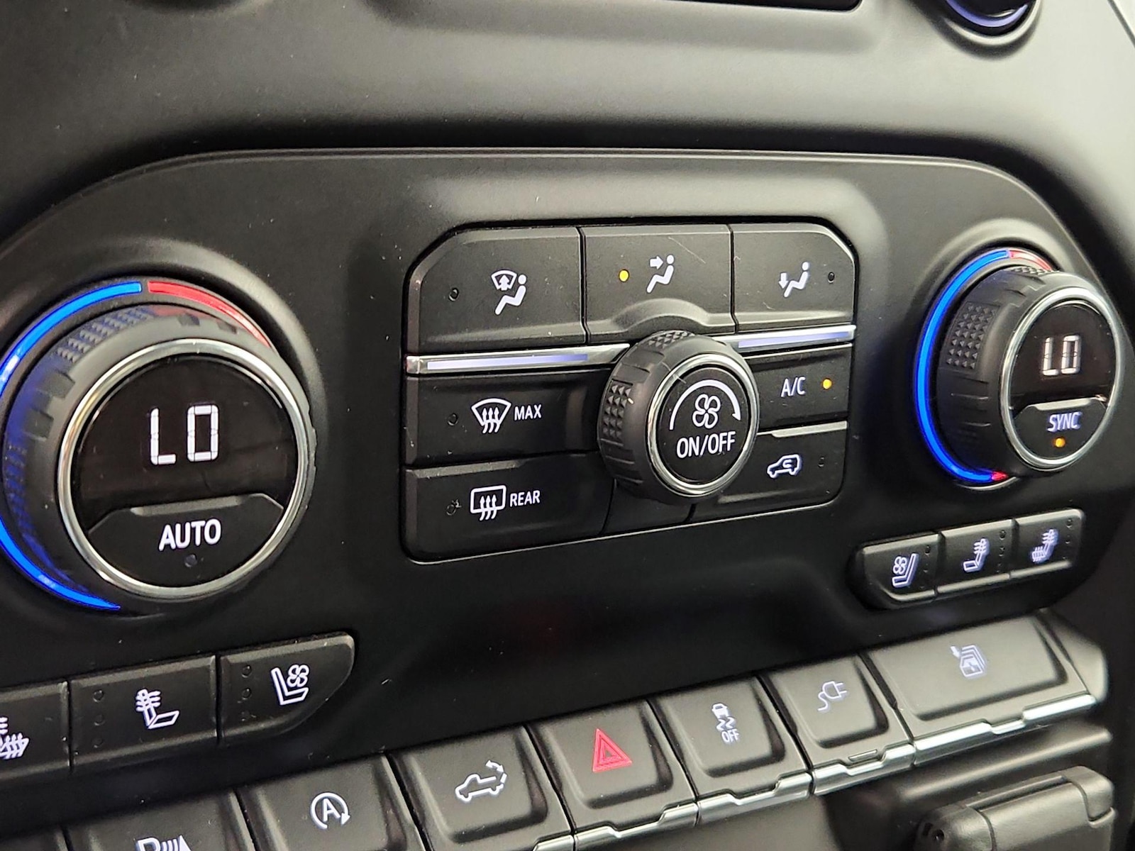 2019 Chevrolet Silverado 1500 LTZ - Photo 18