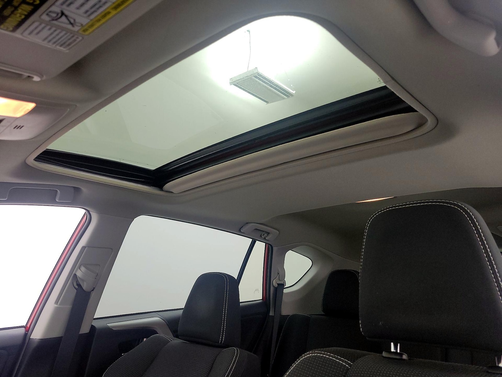 Sunroof(s) & Overhead Airbags