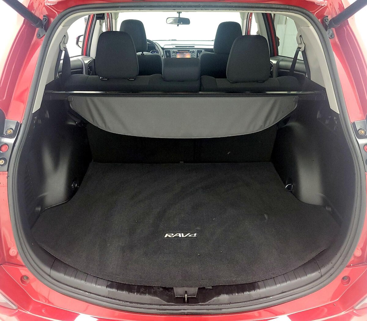 Trunk/Cargo (Seats Up)