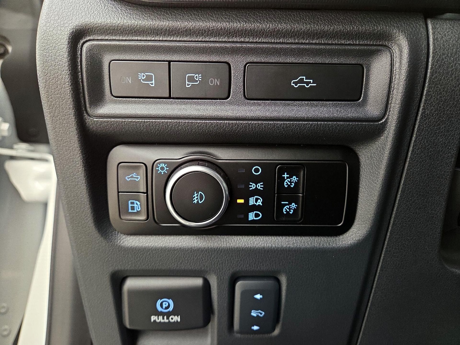2023 Ford F-150 Platinum - Photo 14