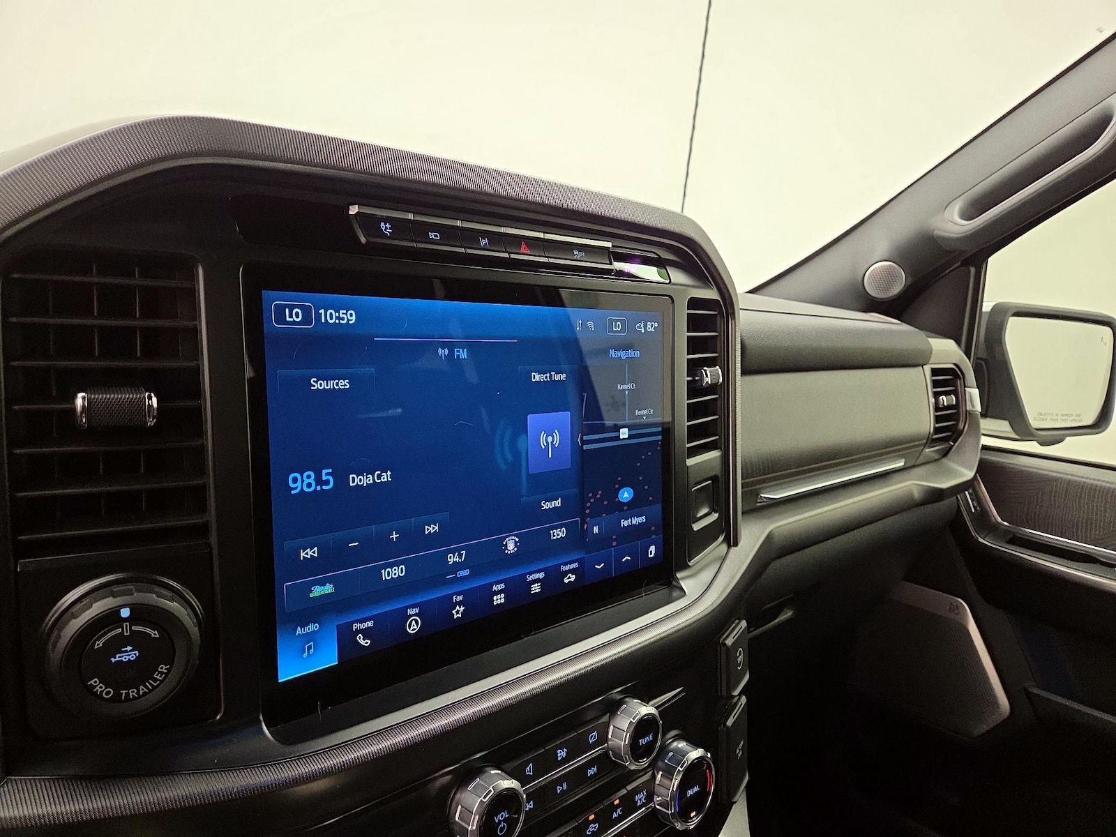2023 Ford F-150 Platinum - Photo 17