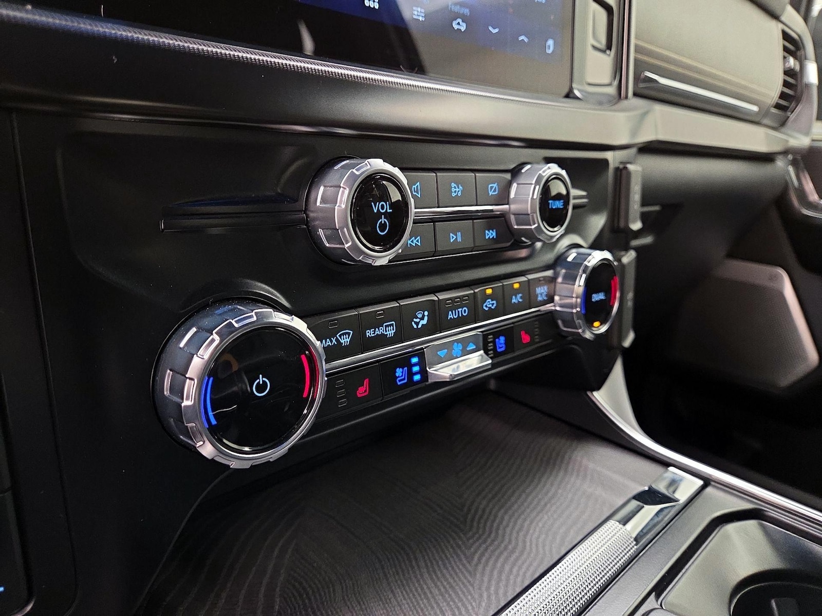 2023 Ford F-150 Platinum - Photo 18