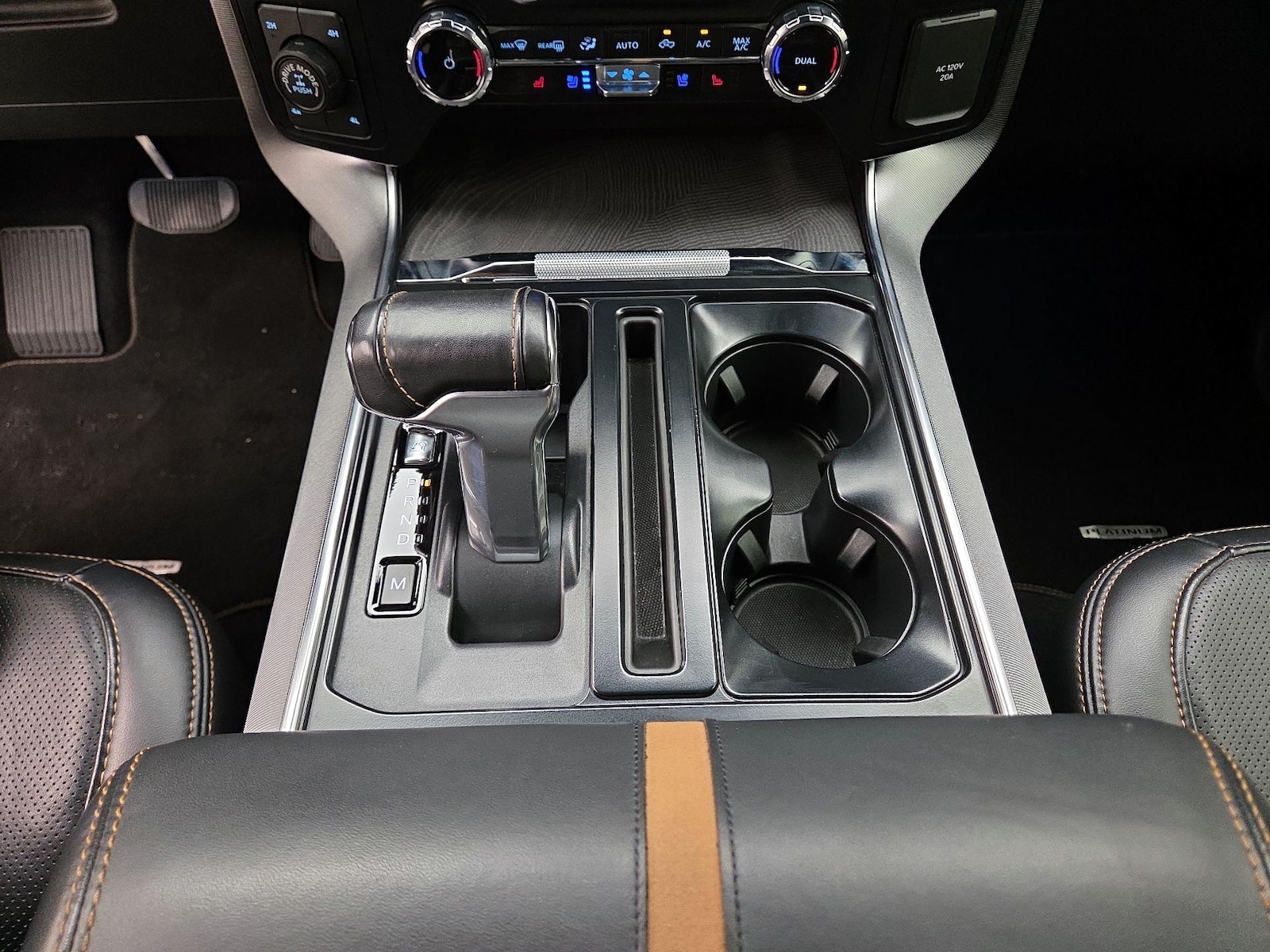 2023 Ford F-150 Platinum - Photo 19
