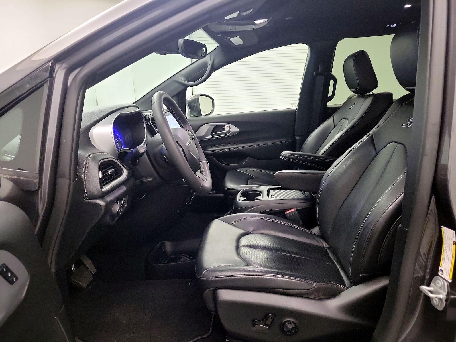 2022 Chrysler Pacifica Touring L - Photo 12