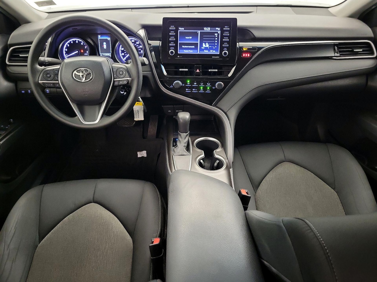 2021 Toyota Camry LE - Photo 10
