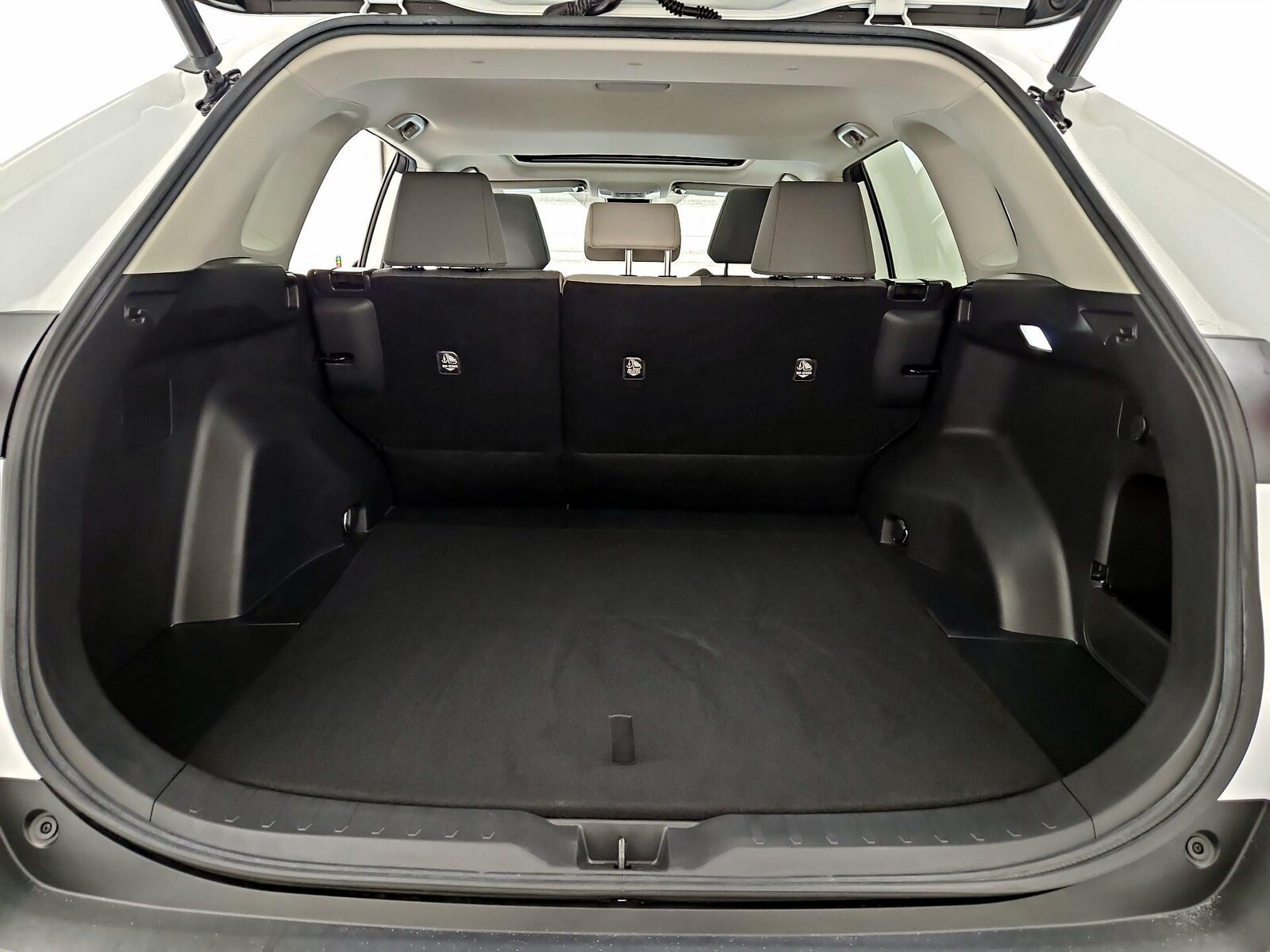 2022 Toyota RAV4 XLE - Photo 22