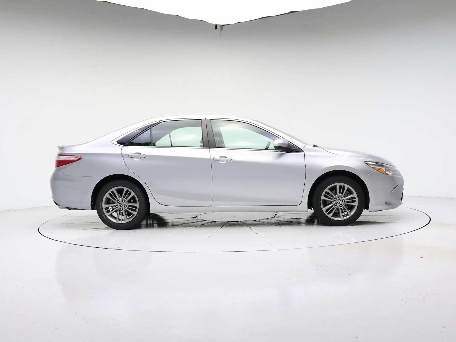 2017 Toyota Camry SE - Photo 8
