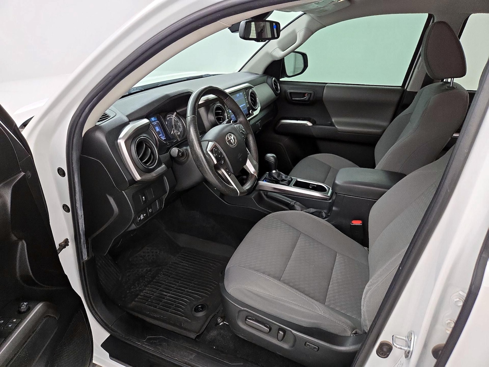 2022 Toyota Tacoma SR5 - Photo 12