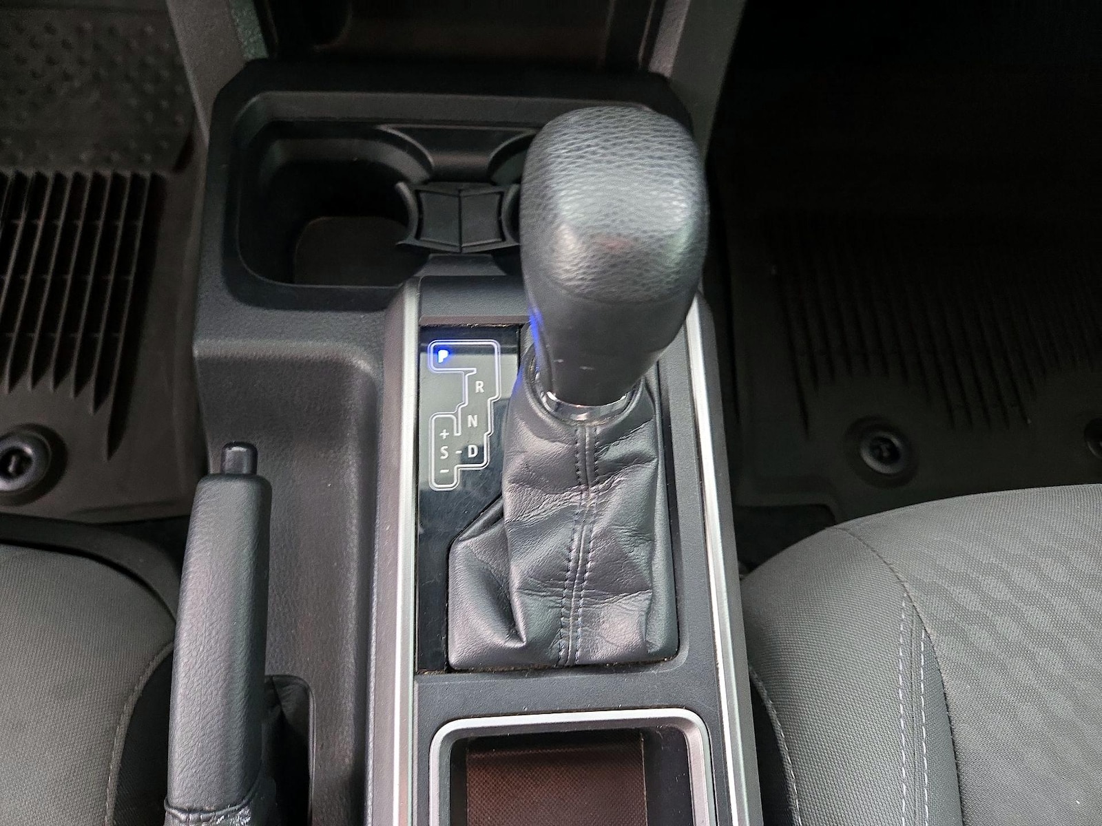 2022 Toyota Tacoma SR5 - Photo 18