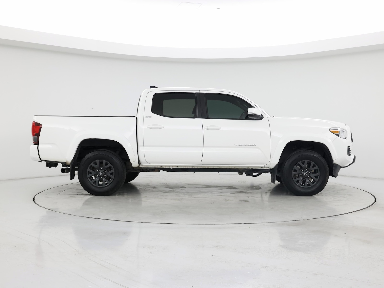 2022 Toyota Tacoma SR5 - Photo 8