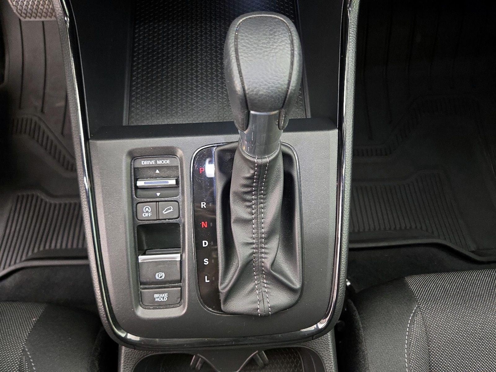 2025 Honda CR-V LX - Photo 18