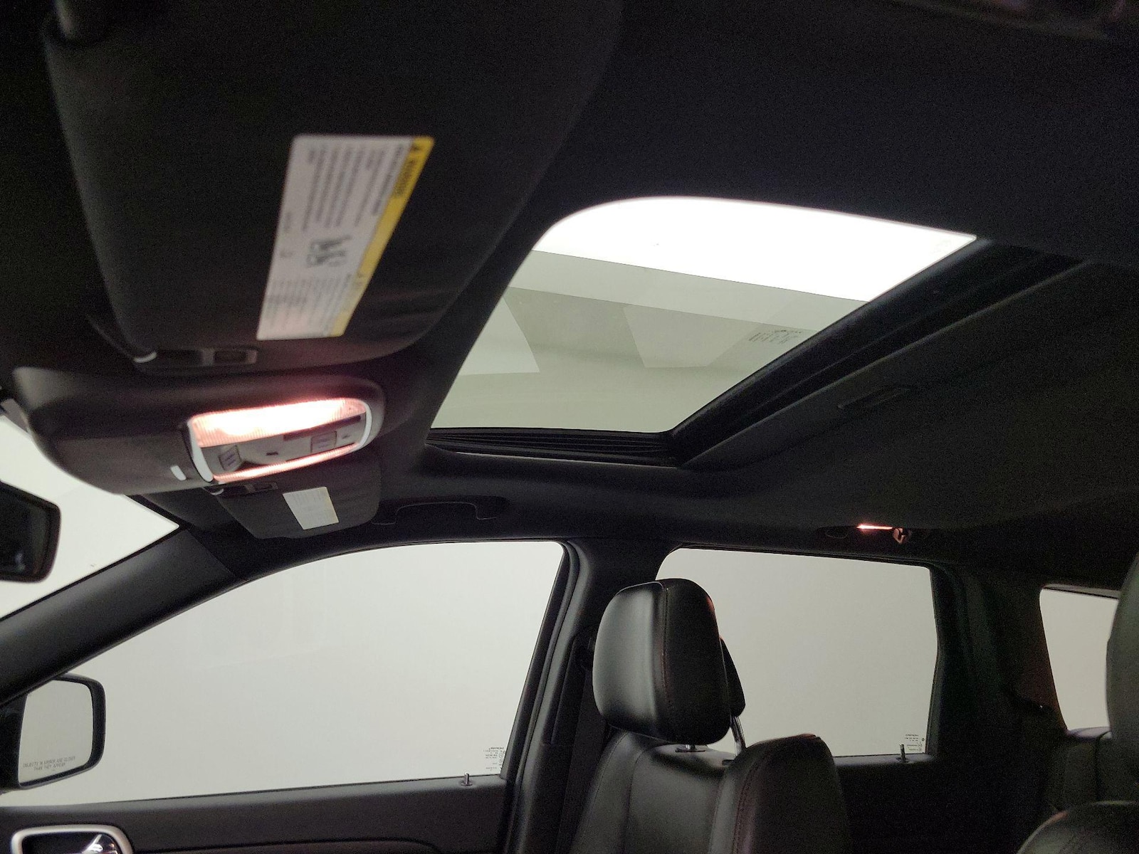 Sunroof(s) & Overhead Airbags