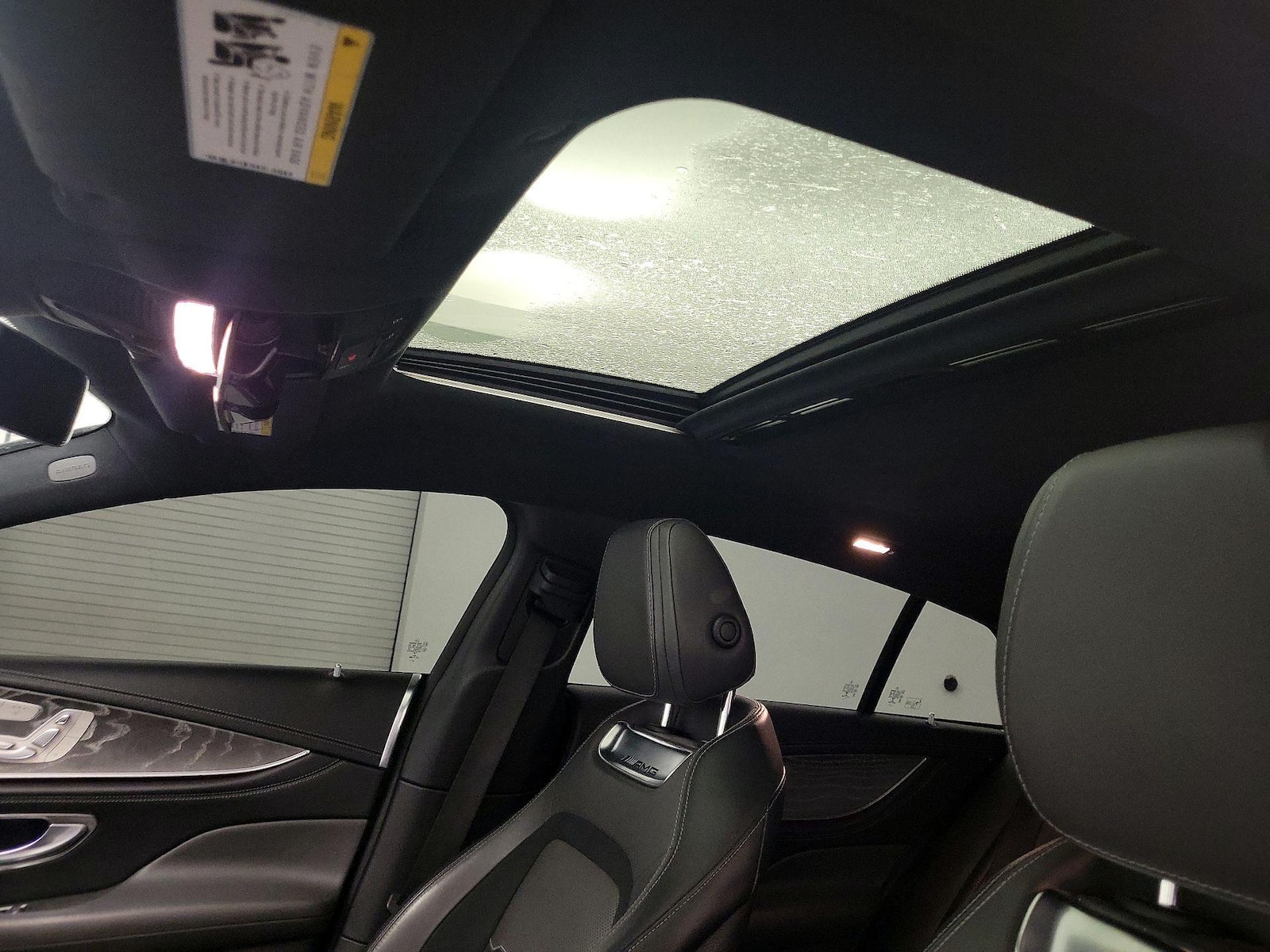 Sunroof(s) & Overhead Airbags