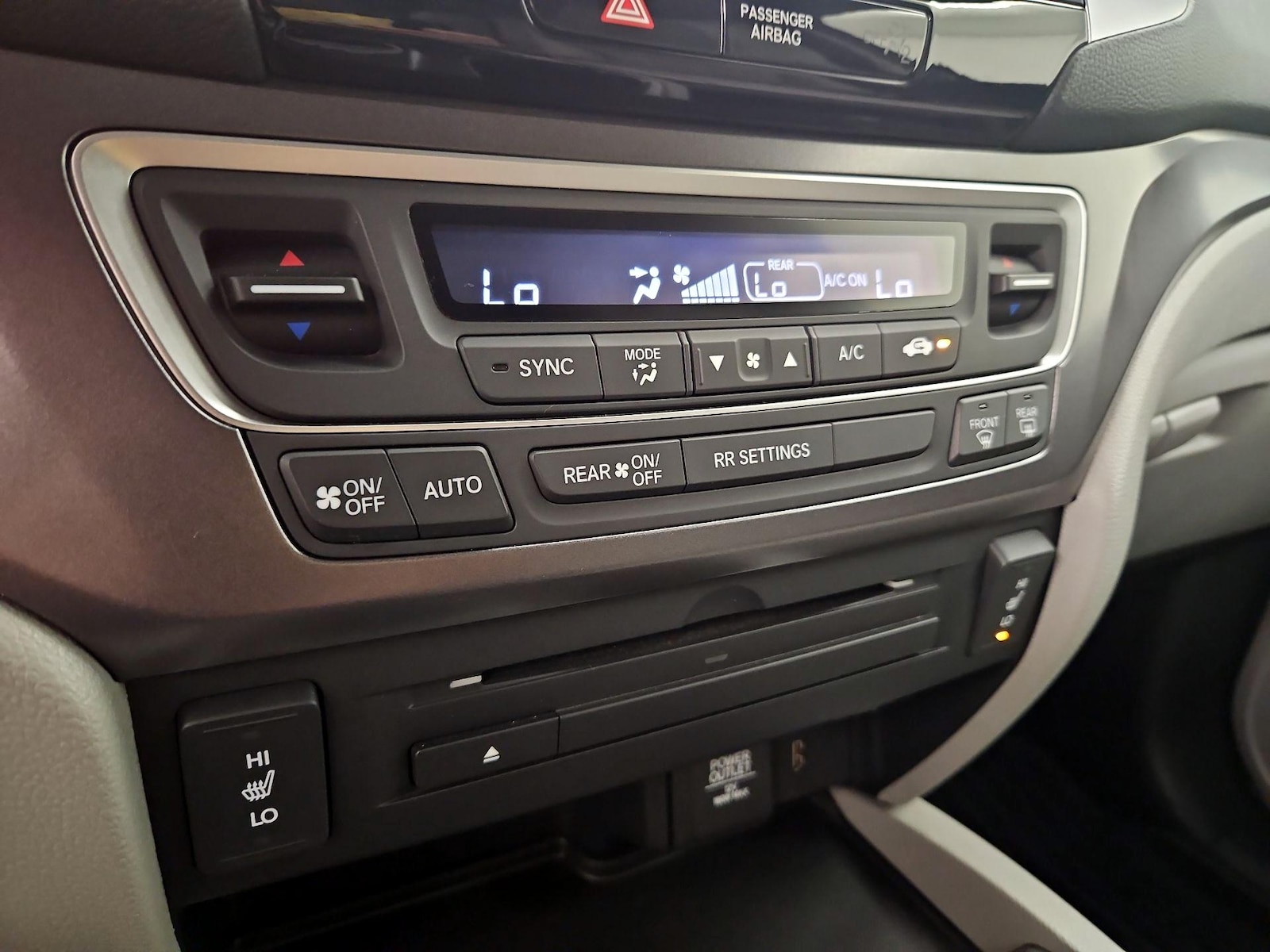 2017 Honda Ridgeline RTL-T - Photo 18