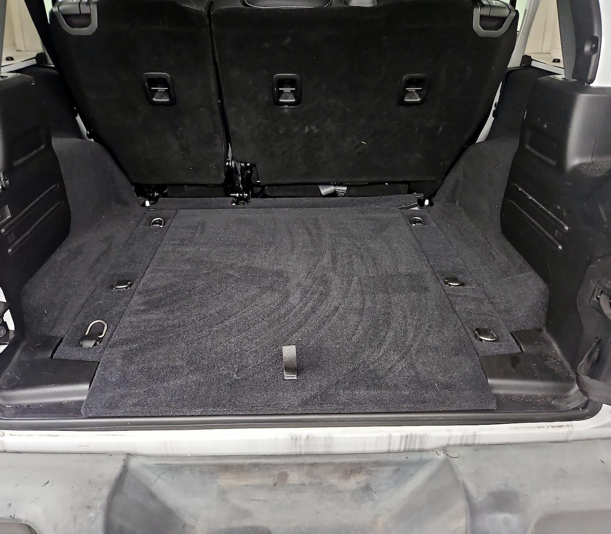 Trunk/Cargo (Seats Up)