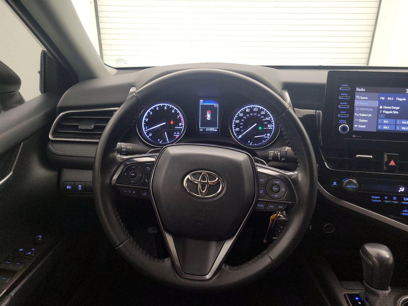 2023 Toyota Camry SE - Photo 11
